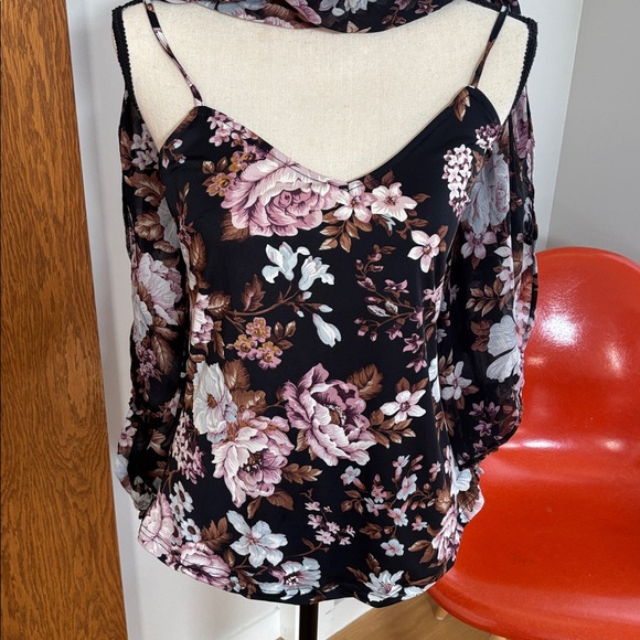 Sheer Ruffled Blouse - Picture 5 of 11